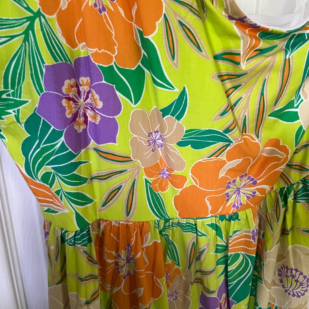 New York and Co flying tomato dress - Picture 3 of 3